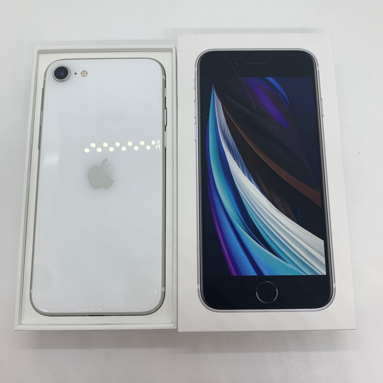 iPhone SE 第2世代 128 GB ホワイトSIMフリー【1370】（iPhone SE (第2 