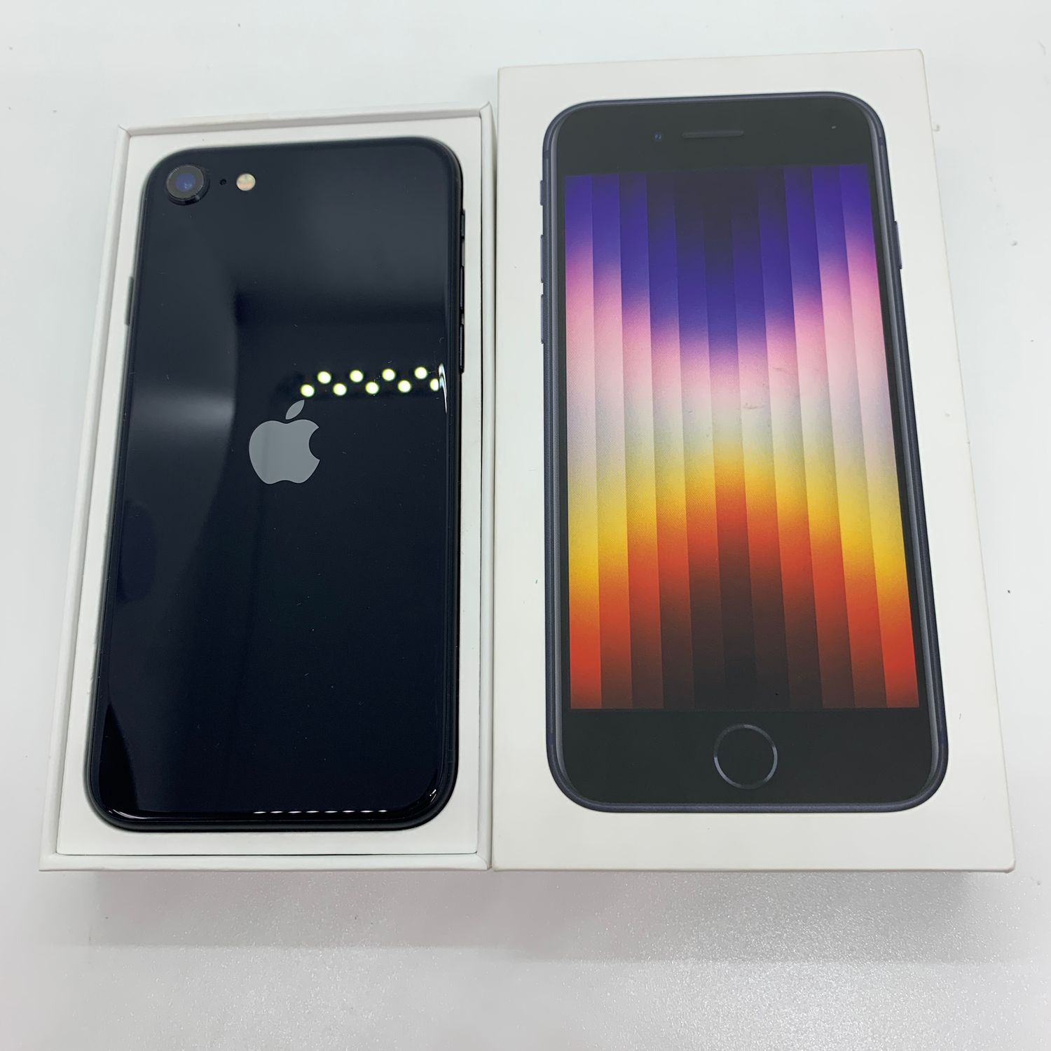 ムスビー｜iPhone SE3 128GB バッテリー98％ 美品【スマホ買取モバルナ 