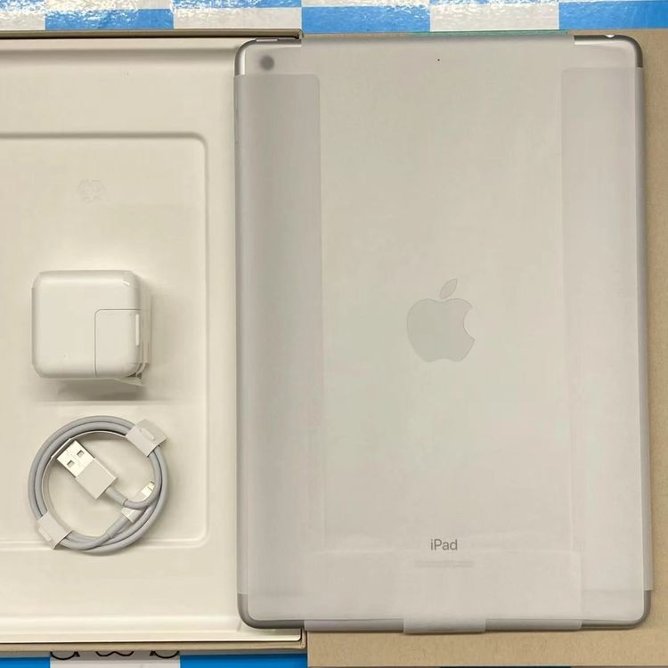 ¨ȯiPad 8 Wi-Fiǥ 32GB С NYLA2J/A ̤