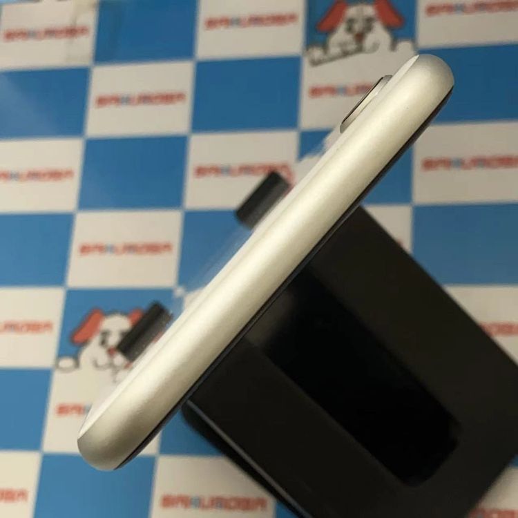 ¨��ȯ����iPhoneSE ��2���� 64GB �ۥ磻�� MHGQ3J/A SIM�ե꡼ �������