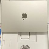 MacBook Air 13.6����� Early2024 Apple M3 16GB/256GB
