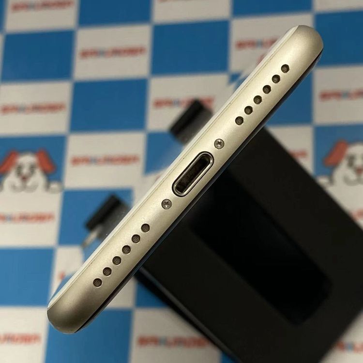 iPhoneSE ��3���� 64GB �������饤�� MMYD3J/A SoftBank��SIM�ե꡼