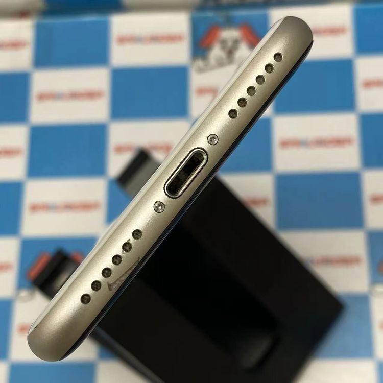 ¨��ȯ����iPhoneSE ��3���� 64GB �������饤�� MMYD3J/A AU��SIM�ե꡼