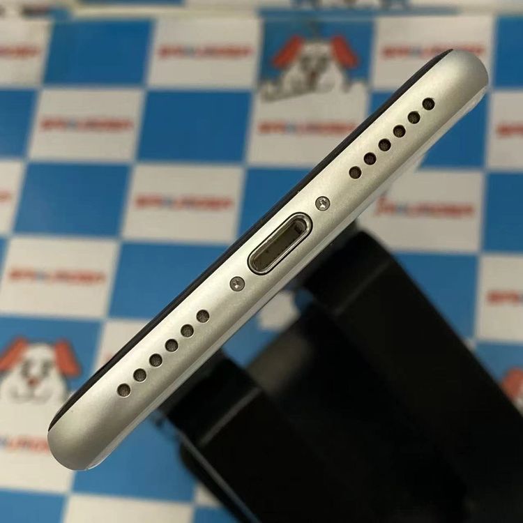 ¨��ȯ����iPhoneSE ��2���� 64GB �ۥ磻�� NX9T2J/A AU��SIM�ե꡼����