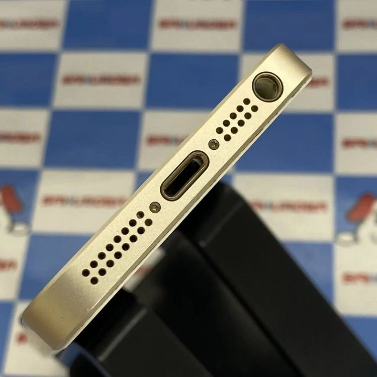 ¨��ȯ����iPhoneSE 64GB ������� MLXP2J/A AU��SIM�ե꡼��������