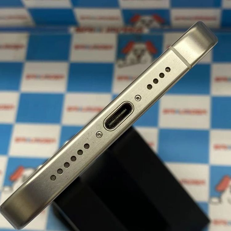 iPhone15 Pro Max 256GB �ۥ磻�ȥ����˥��� MU6Q3J/A docomo��S