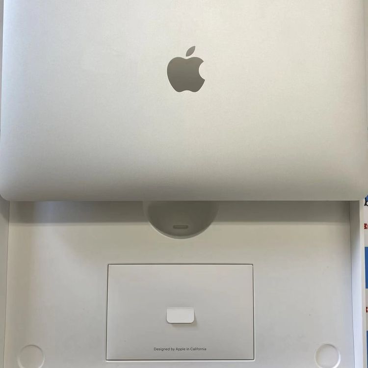 ¨��ȯ����MacBook Air 2018 128GB ����С� Z0VG00050