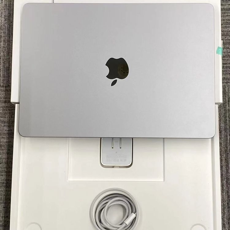 MacBook Air 13����� Mid2022 Apple M2 8GB/512GB ���ڡ�����