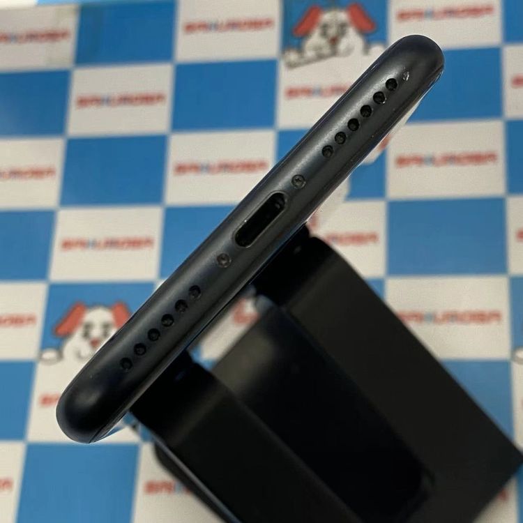 ¨��ȯ����iPhoneSE ��3���� 128GB �ߥåɥʥ��� MMYF3J/A AU��SIM�ե꡼