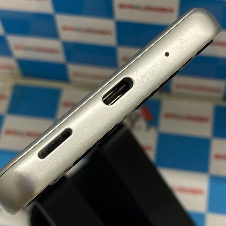 ¨ȯBASIO active 64GB С SHG09 SIMå au 