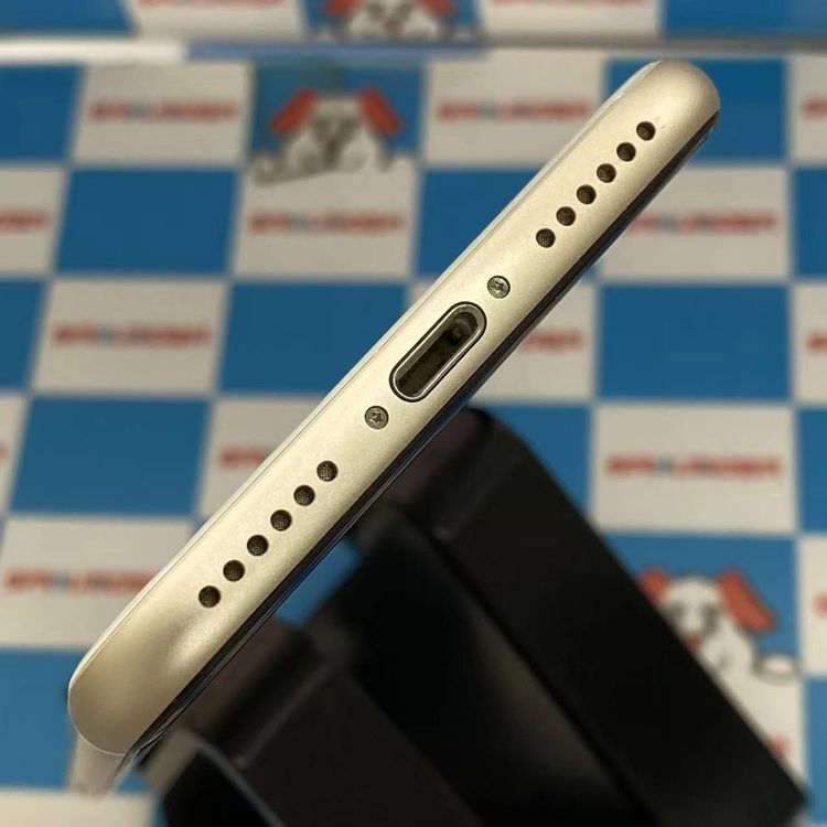 iPhoneSE ��3���� 64GB �������饤�� MMYD3J/A SoftBank��SIM�ե꡼