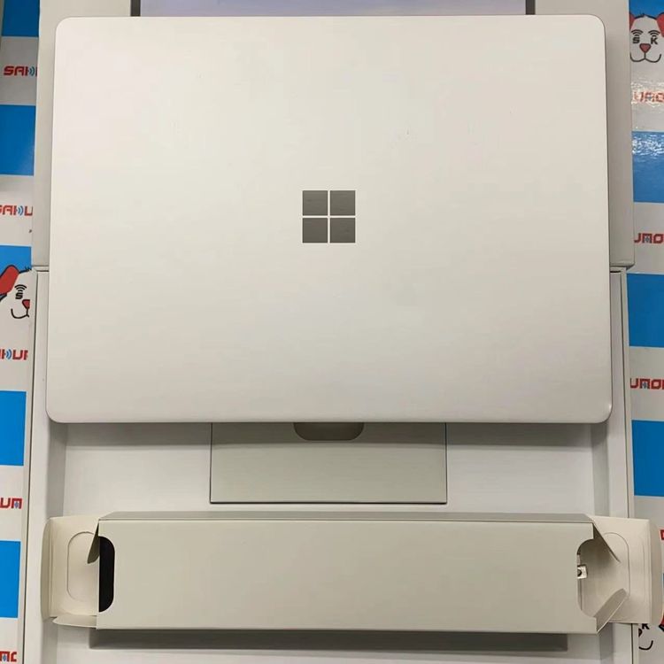 Surface Laptop 1 4GB 64GB PLATINUM 1ZO-00020