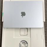 MacBook Air 13����� Early2025 Apple M4 16GB/256GB ����