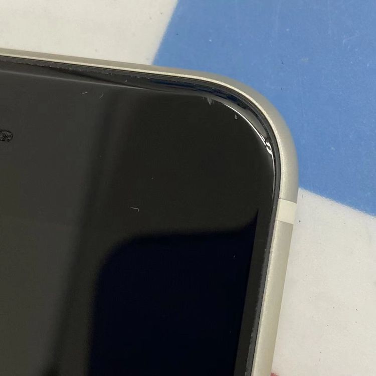 iPhoneSE ��3���� 64GB �������饤�� MMYD3J/A docomo��SIM�ե꡼