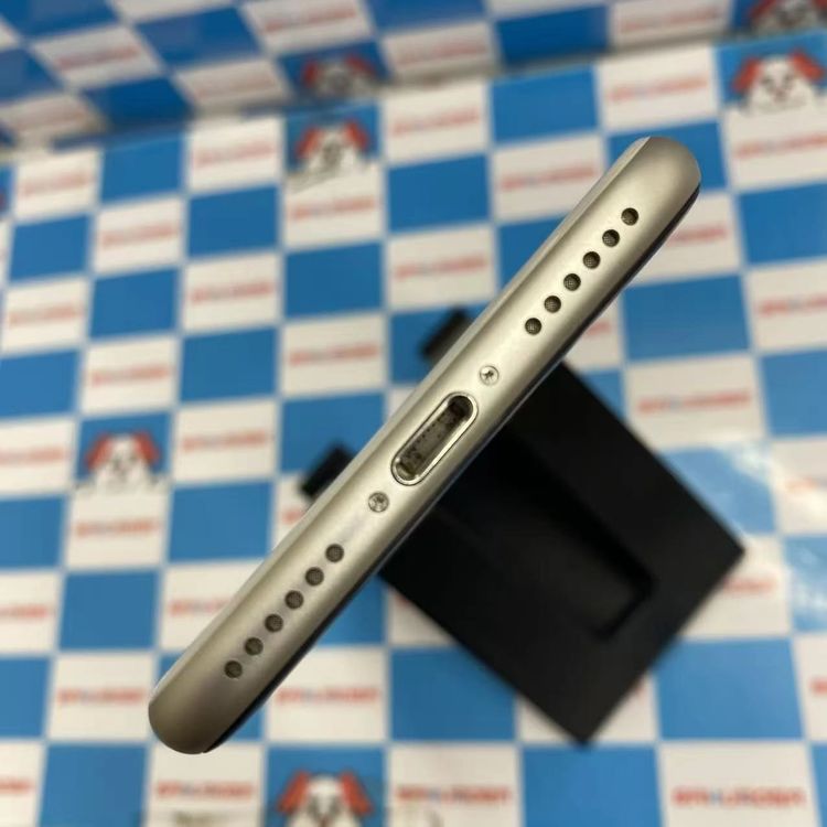 iPhoneSE ��3���� 64GB �������饤�� MMYD3J/A SoftBank��SIM�ե꡼