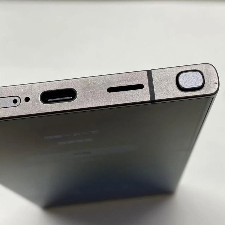 Galaxy S24 Ultra 256GB �����˥��॰�졼 SCG26 AU��SIM�ե꡼