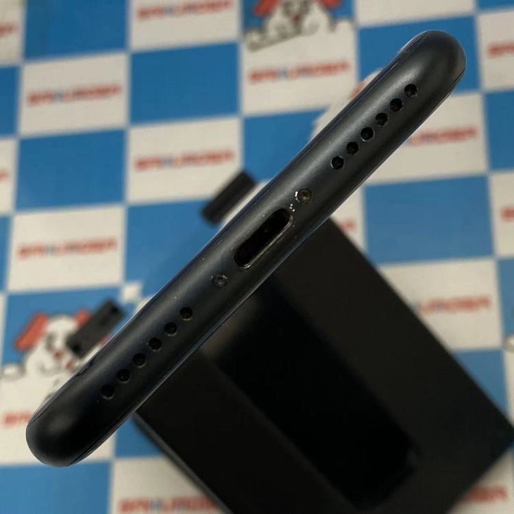 iPhoneSE ��3���� 64GB �ߥåɥʥ��� MMYC3J/A docomo��SIM�ե꡼