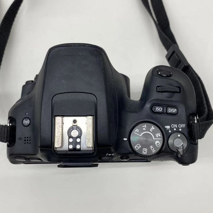 ¨��ȯ����EOS Kiss X9 ���֥륺���७�å� EF-S18-55 �֥�å� DS126671