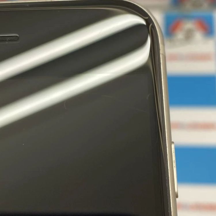 iPhoneSE ��3���� 64GB �������饤�� MMYD3J/A docomo��SIM�ե꡼ ��
