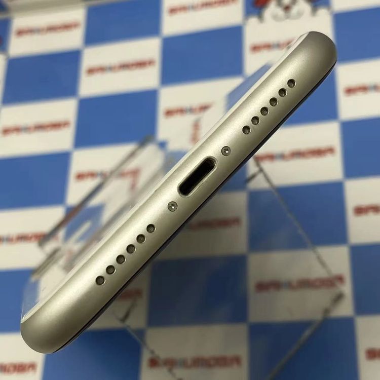 iPhone11 256GB �ۥ磻�� MWM82J/A docomo��SIM�ե꡼ ��������