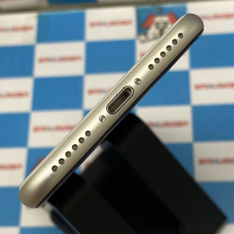 ¨��ȯ����iPhoneSE ��3���� 64GB �������饤�� MMYD3J/A AU��SIM�ե꡼
