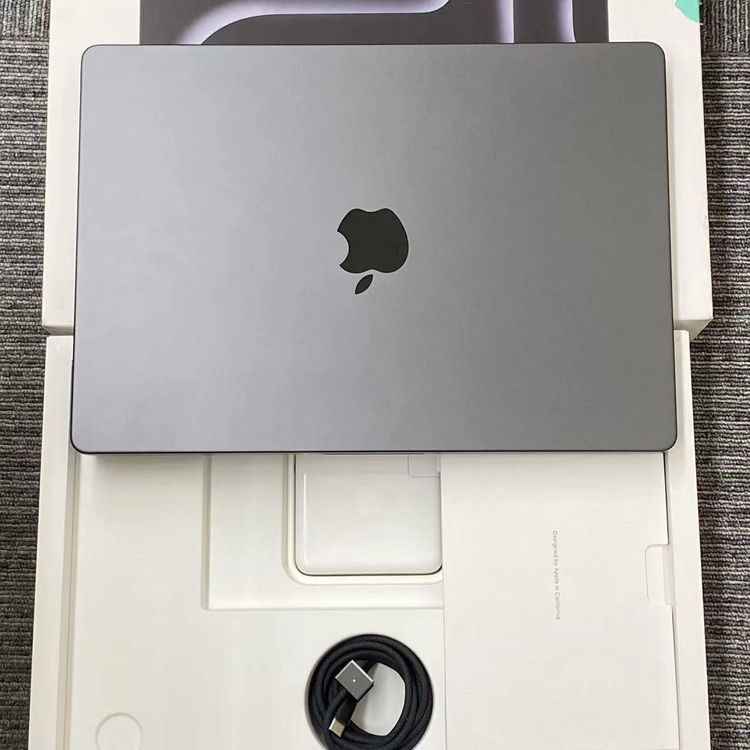 MacBook Pro 14����� M4 2024 16GB/1TB ���ڡ����֥�å� A3112