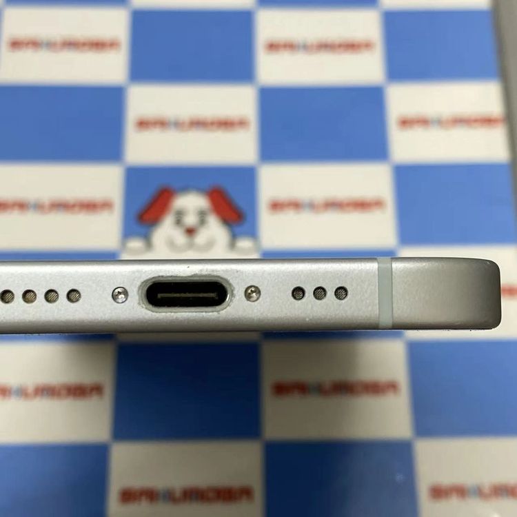 ¨��ȯ����iPhone15 256GB �֥롼 MTMR3J/A AU��SIM�ե꡼ ��������