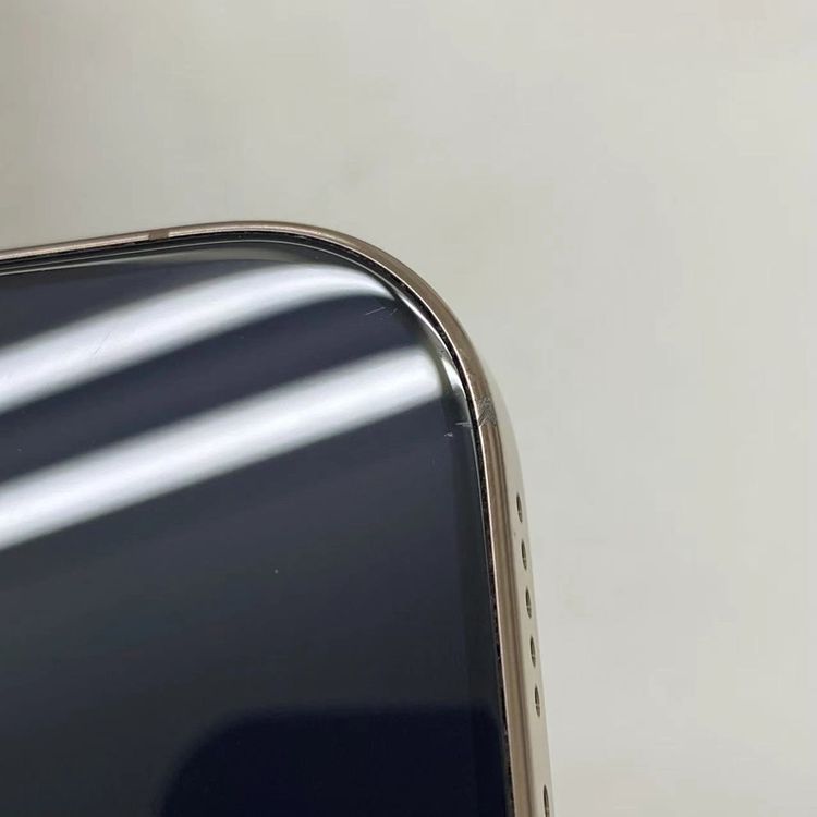 iPhone16 Pro 256GB �ǥ����ȥ����˥��� MYN23J/A AU��SIM�ե꡼
