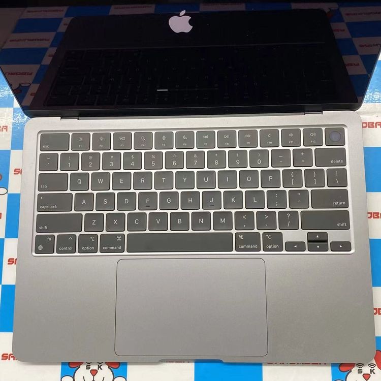 MacBook Air 13����� M2 2022 8C CPU 8C GPU 8GB/256GB