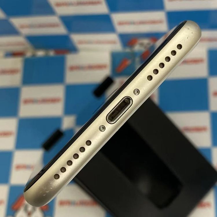 iPhoneSE ��3���� 64GB �������饤�� MMYD3J/A Apple��SIM�ե꡼