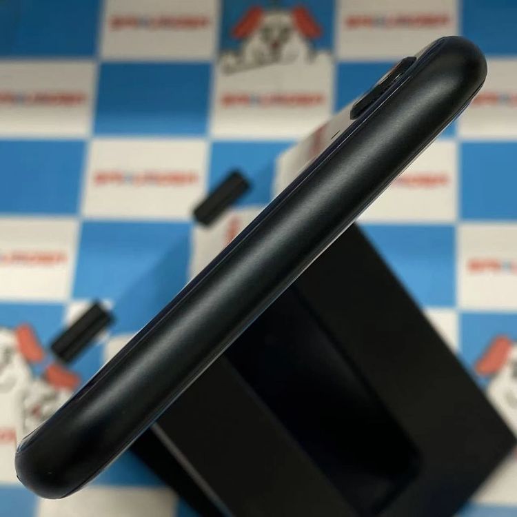 ¨��ȯ����iPhoneSE ��3���� 64GB �ߥåɥʥ��� MMYC3J/A AU��SIM�ե꡼