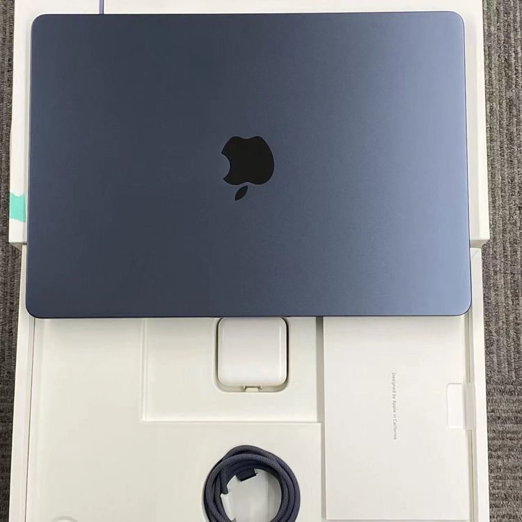 MacBook Air 13����� Early2025 Apple M4 16GB/512GB (C