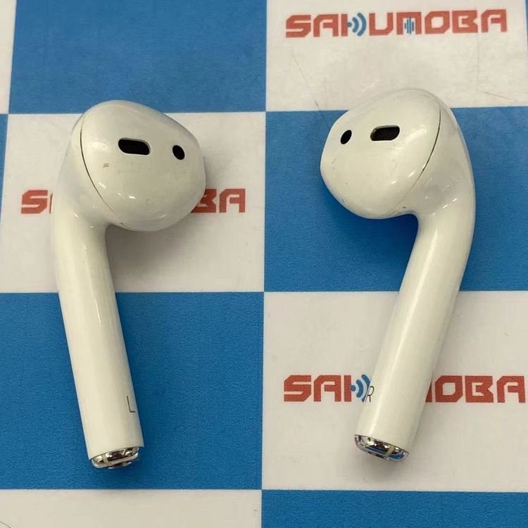 ¨��ȯ����AirPods ��2���� �ۥ磻�� MV7N2J/A �������