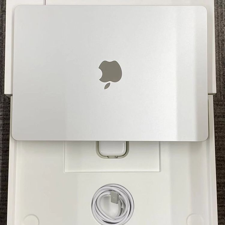 MacBook Air Early2026 13����� Apple M5 16GB/512GB ����