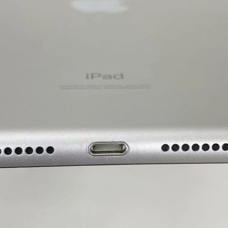 ¨��ȯ����iPad ��8���� Wi-Fi��ǥ� 32GB ����С� MYLA2J/A ��������