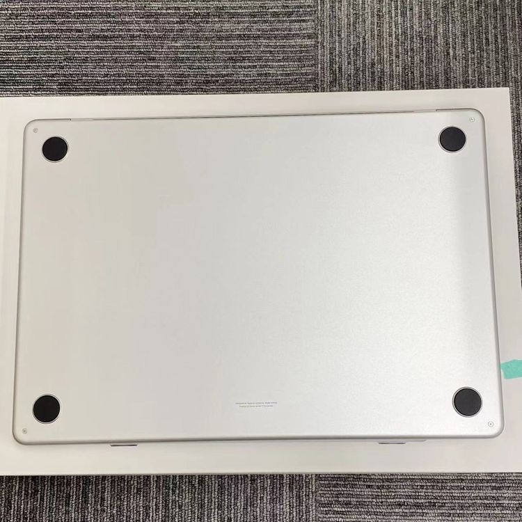 MacBook Air Early2026 15����� Apple M5 16GB/512GB ����