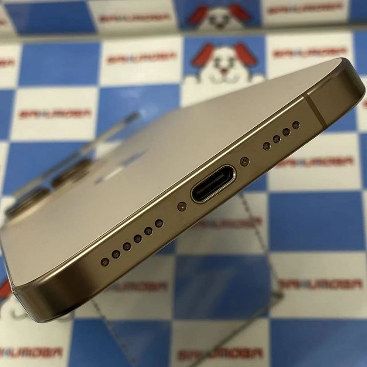 iPhone16 Pro Max 256GB �ǥ����ȥ����˥��� MYWJ3J/A docomo��S