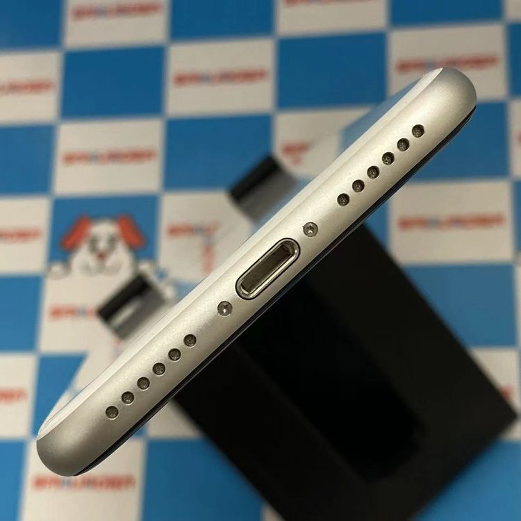 iPhoneSE 2 64GB ۥ磻 MHGQ3J/A docomoSIMե꡼