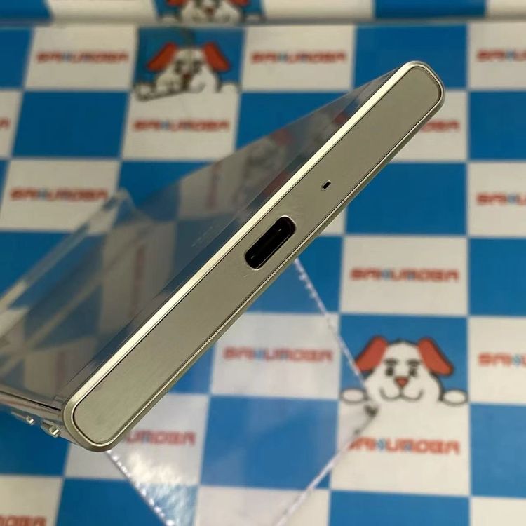 ¨��ȯ����Xperia XZ 32GB ����С� SOV34 AU��SIM�ե꡼�������