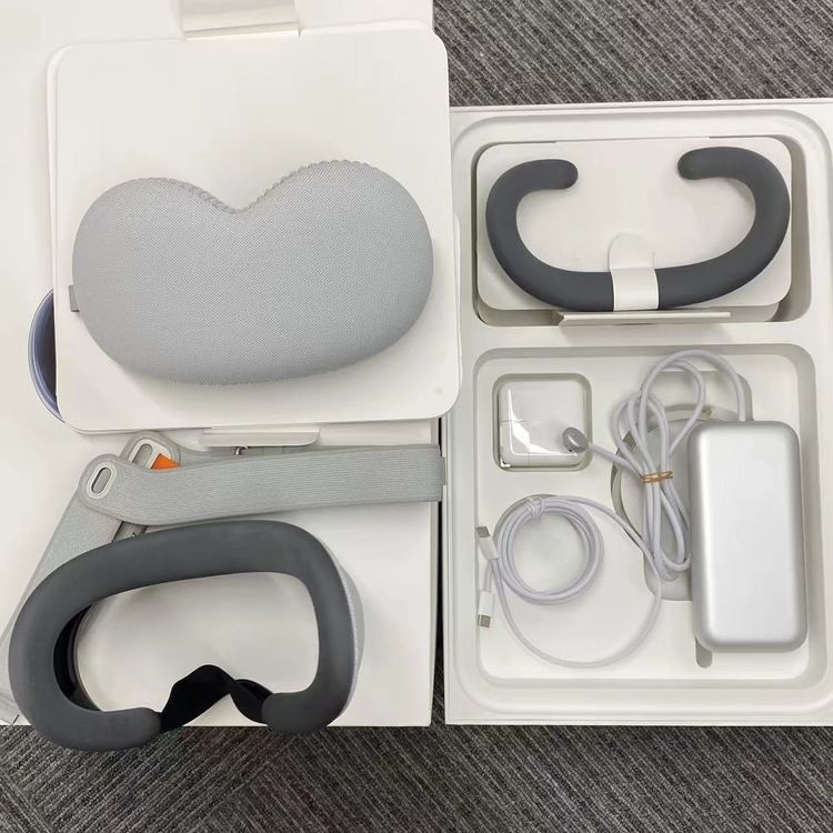 Apple Vision Pro (2024) 512GB ɸ�५�顼 MQL93J/A ����
