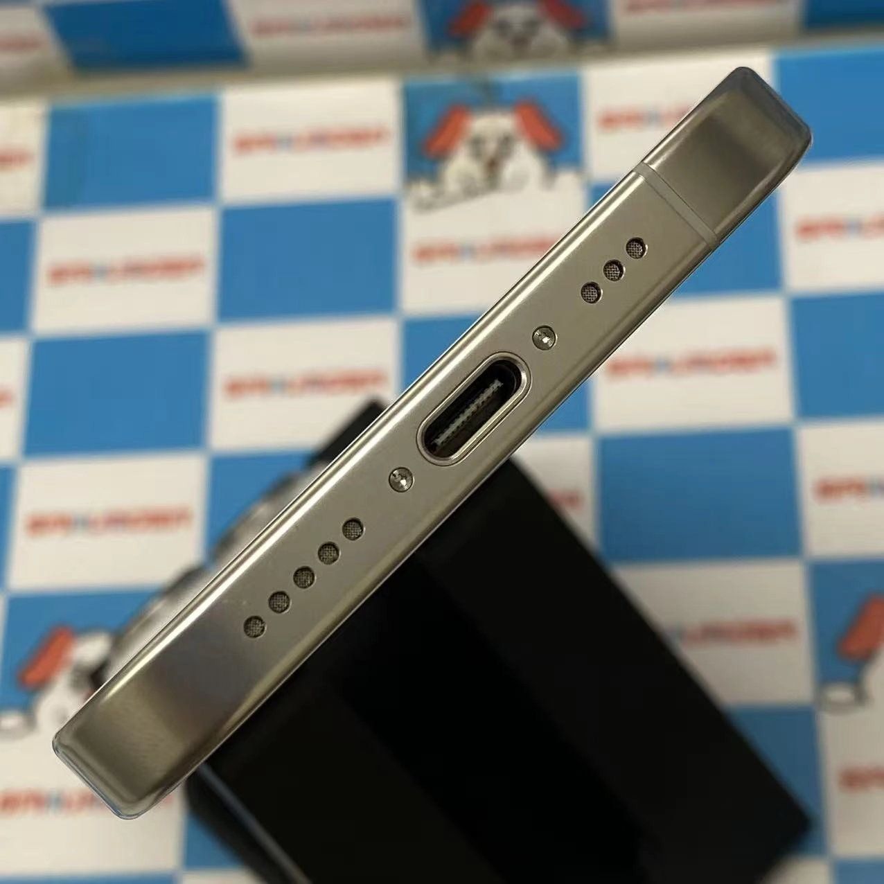 ムスビー｜iPhone16 Pro 256GB ホワイトチタニウム NYN13J/A SIMフリー