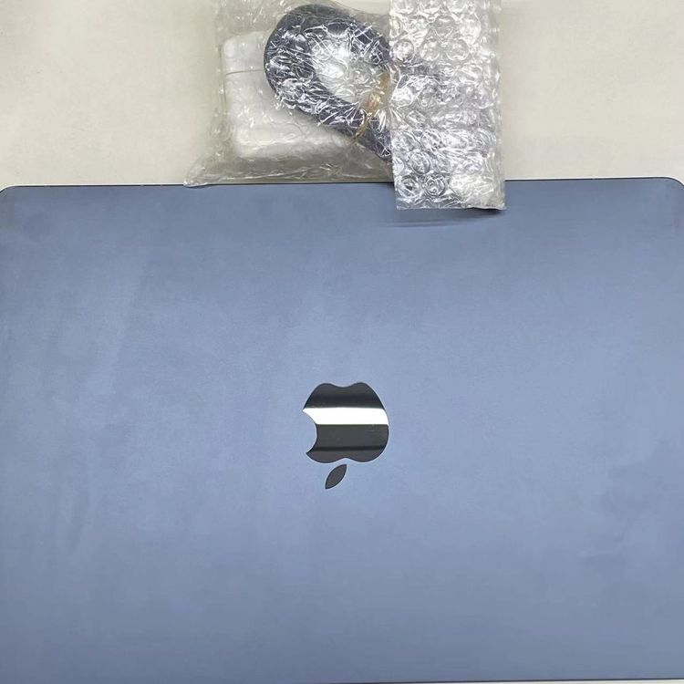 MacBook Air 13����� Mid2022 Apple M2 8GB/256GB �ߥåɥʥ�