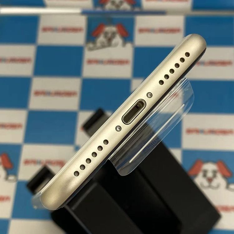 iPhoneSE ��3���� 128GB �������饤�� MMYG3J/A SIM�ե꡼����̤������