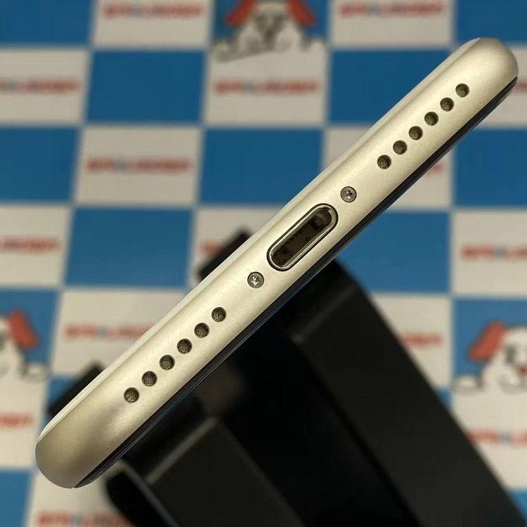 iPhoneSE ��3���� 64GB �������饤�� MMYD3J/A docomo��SIM�ե꡼