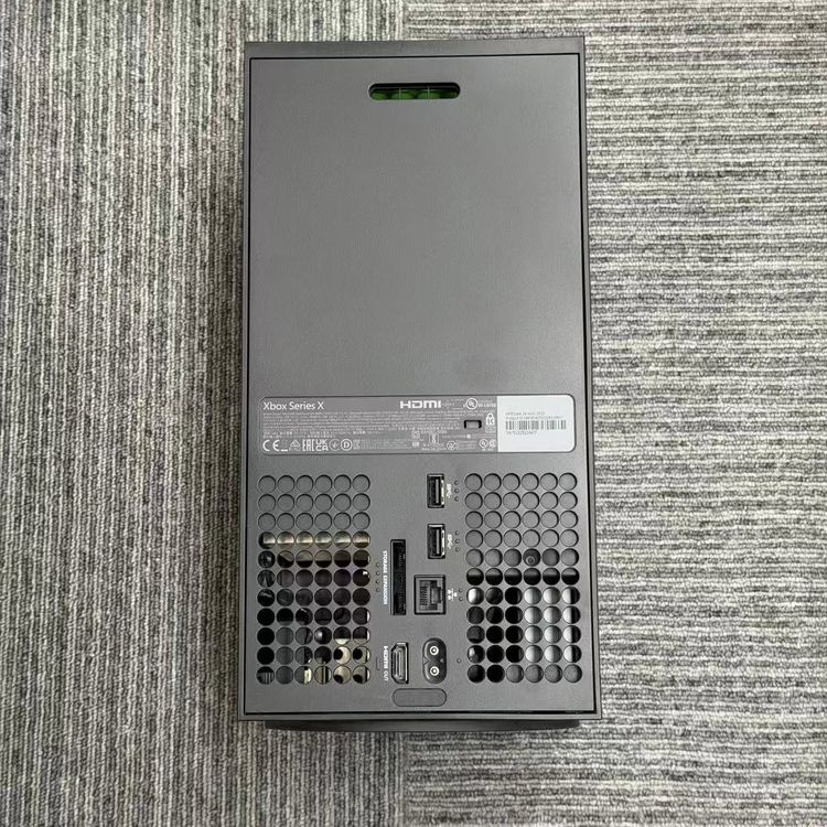 ¨��ȯ����Xbox Series X 1TB �֥�å� RRT-00015 ����