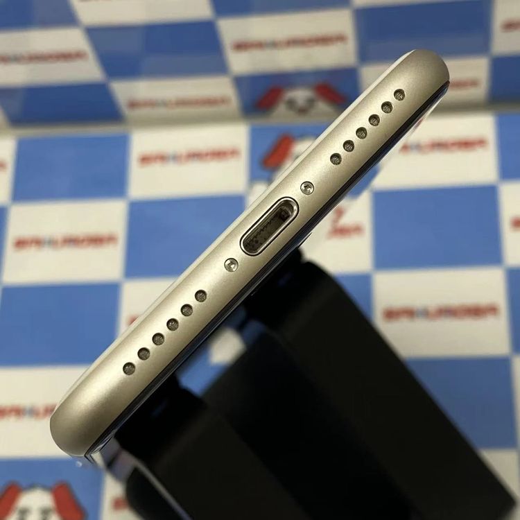 iPhoneSE ��3���� 64GB �������饤�� MMYD3J/A docomo��SIM�ե꡼