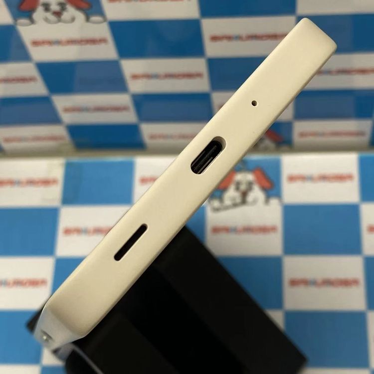 AQUOS wish4 4GB/64GB �ۥ磻�� SH-52E docomo��SIM�ե꡼