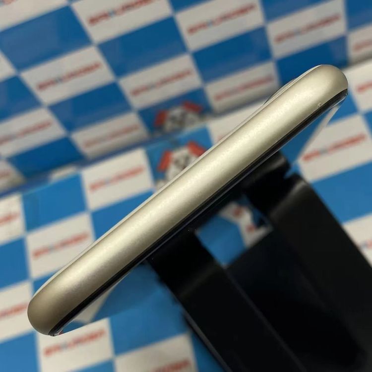 iPhoneSE ��3���� 128GB �������饤�� MMYG3J/A AU��SIM�ե꡼ ������