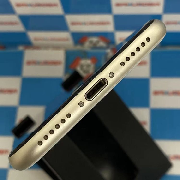 iPhoneSE ��3���� 64GB �������饤�� MMYD3J/A Apple��SIM�ե꡼ ����