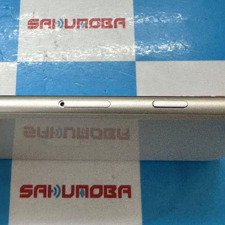 iPhoneSE ��3���� 128GB �������饤�� MMYG3J/A SIM���å������ doco